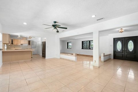 Single Family Residence in Miami FL 16501 199th St St 8.jpg