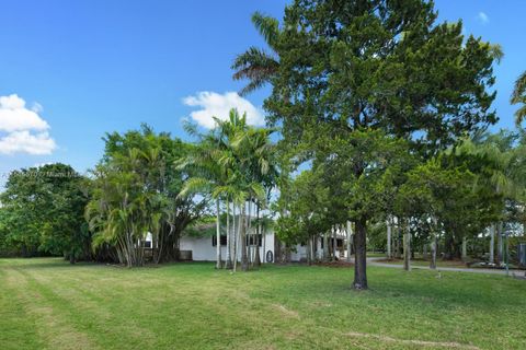 Single Family Residence in Miami FL 16501 199th St St 30.jpg