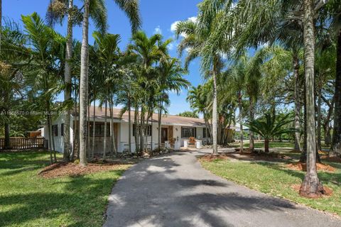 Single Family Residence in Miami FL 16501 199th St St 5.jpg