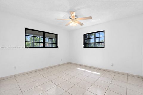 Single Family Residence in Miami FL 16501 199th St St 20.jpg