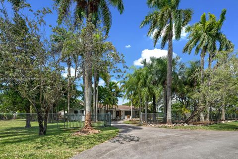 Single Family Residence in Miami FL 16501 199th St St 6.jpg