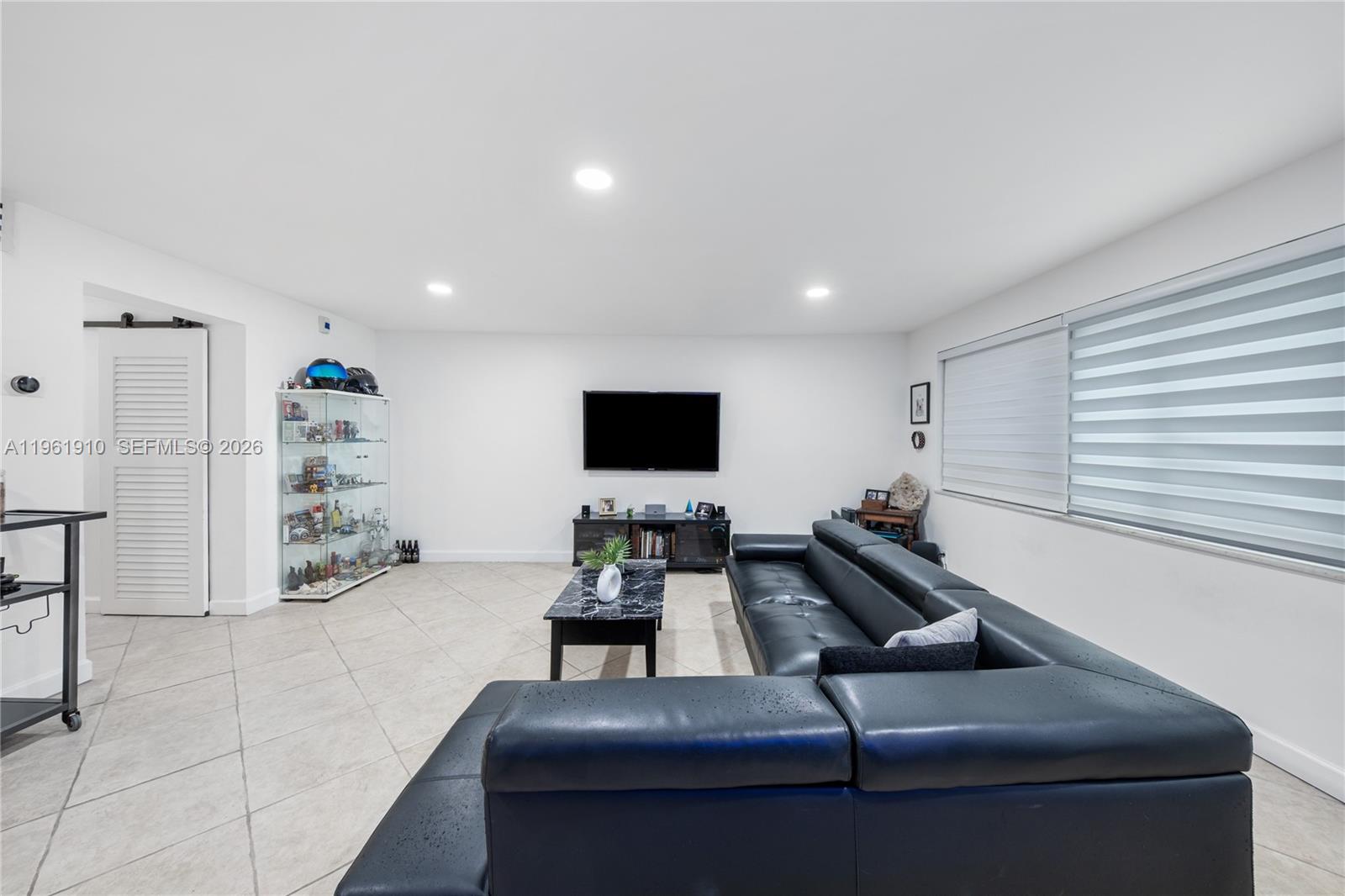 9971 W Bay Harbor Dr 206