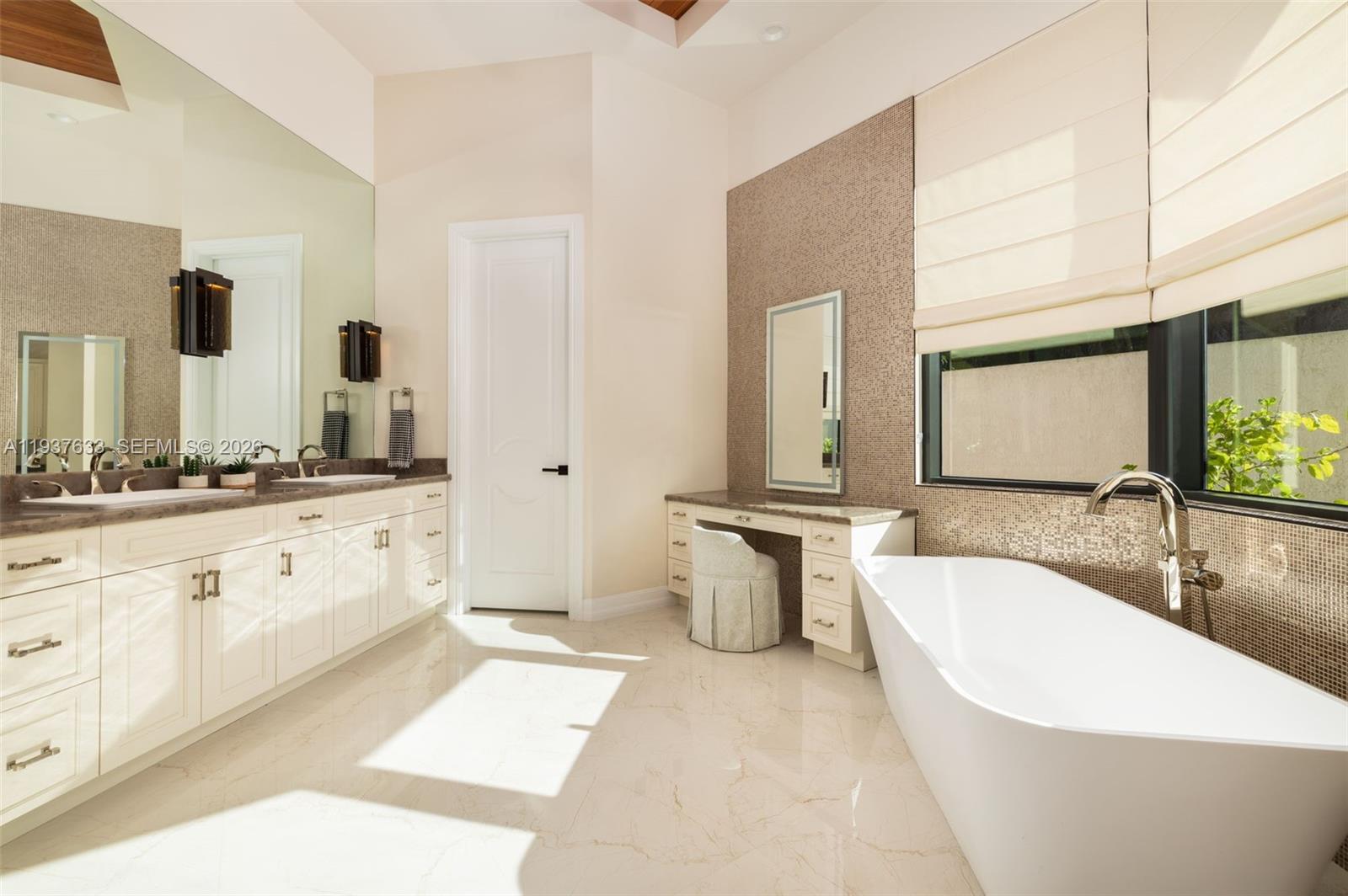 OAK HOLLOW ESTATES - Residential