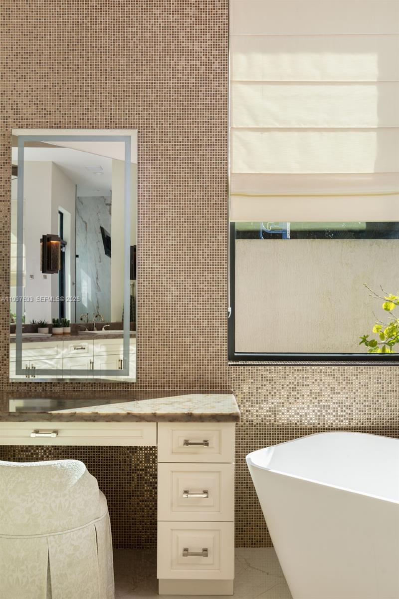 OAK HOLLOW ESTATES - Residential