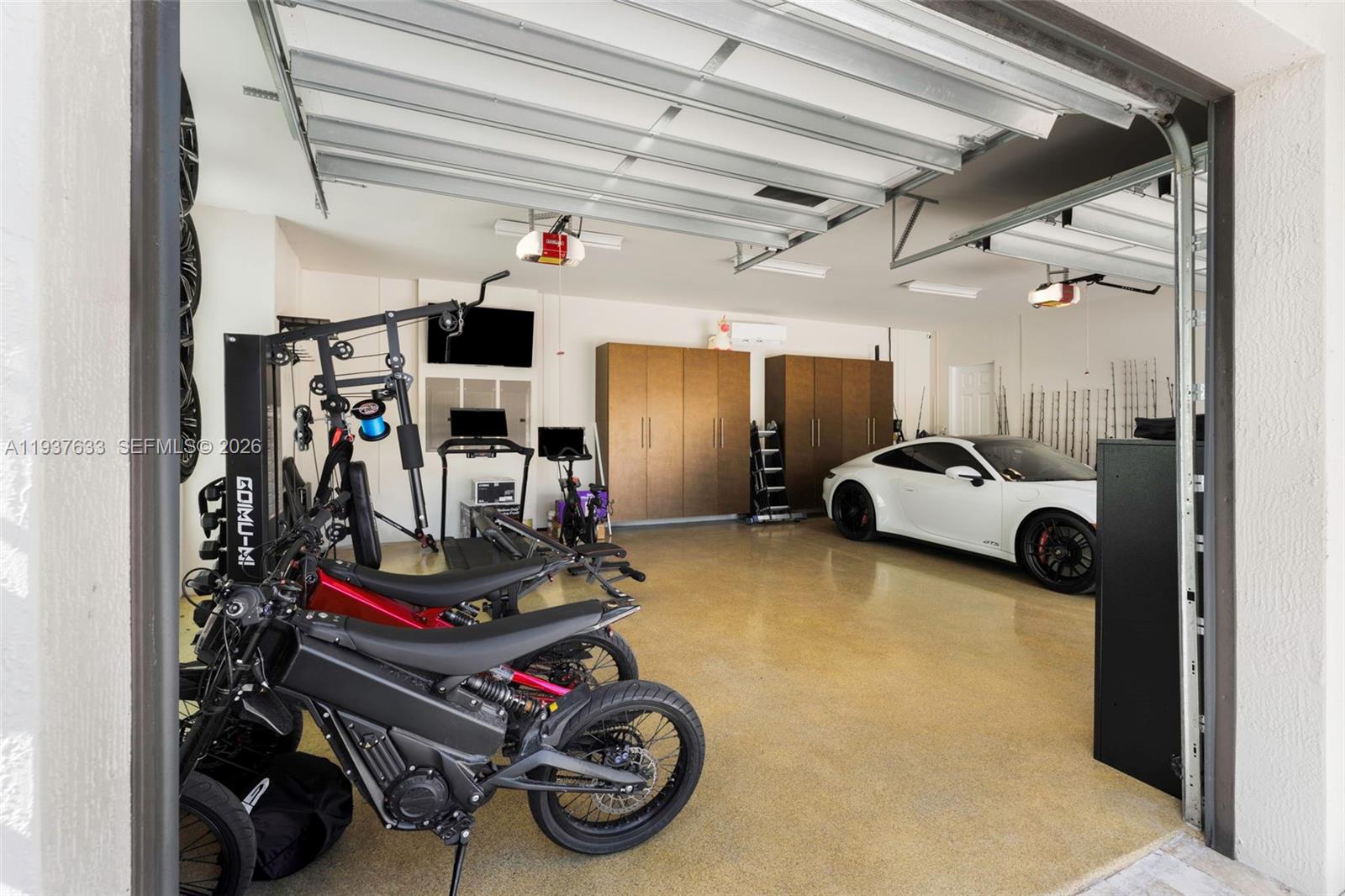 OAK HOLLOW ESTATES - Residential