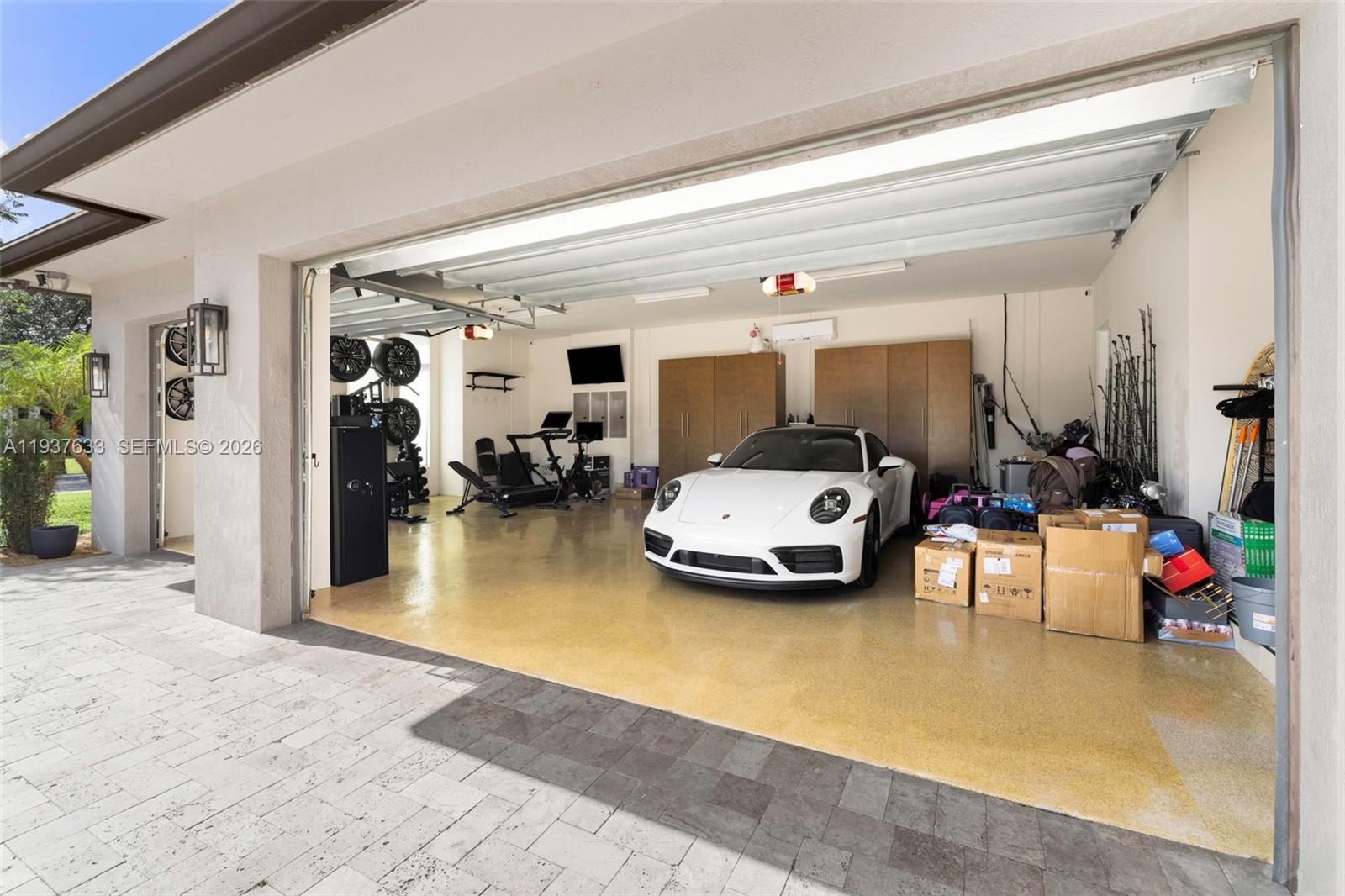 OAK HOLLOW ESTATES - Residential