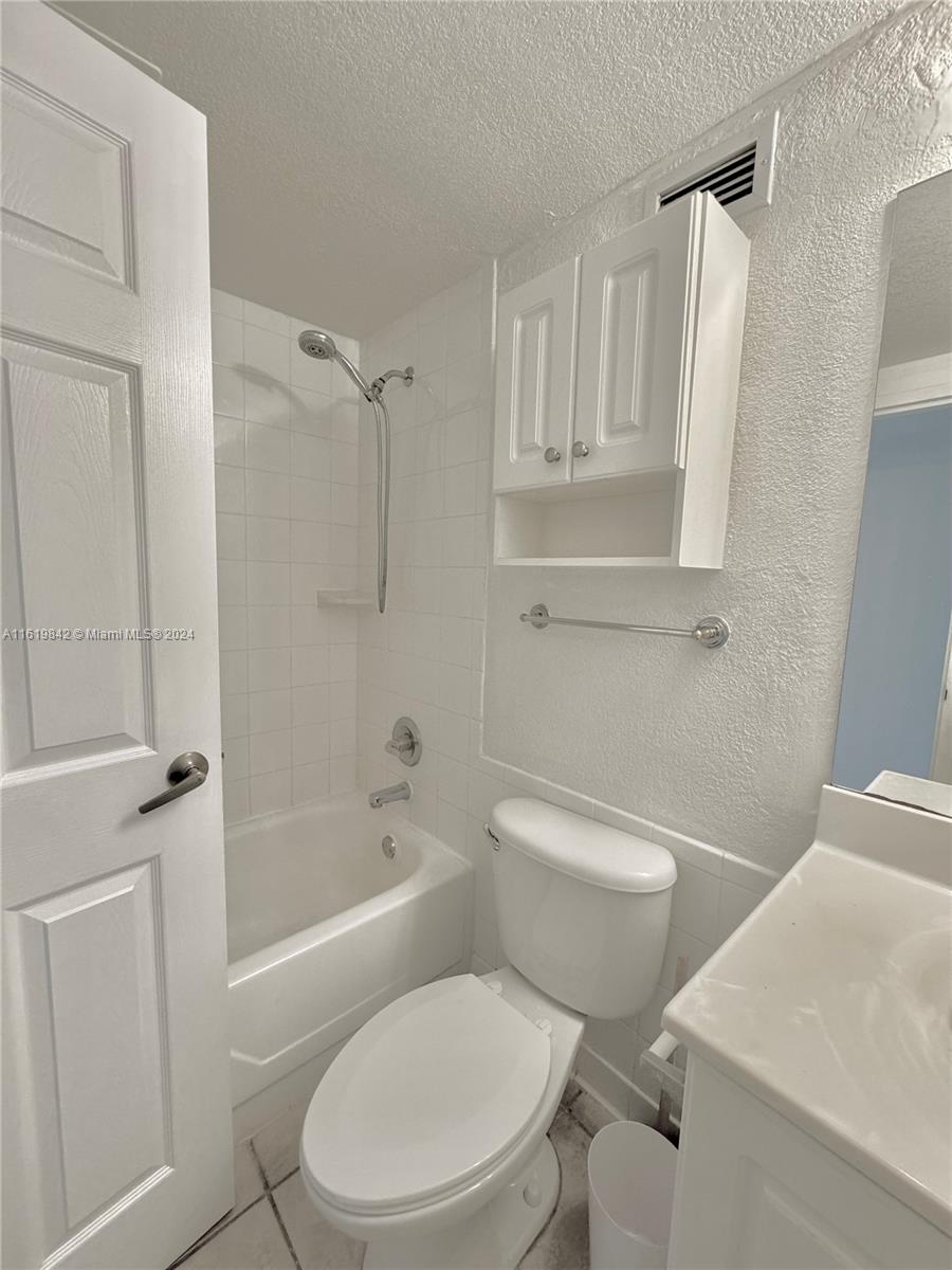 Photo 13 of 18 of 2501 S Ocean Dr 1034 condo