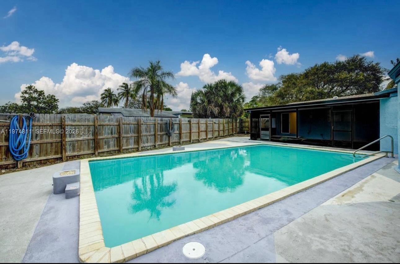 LAUDERDALE VILLAS - Residential Lease