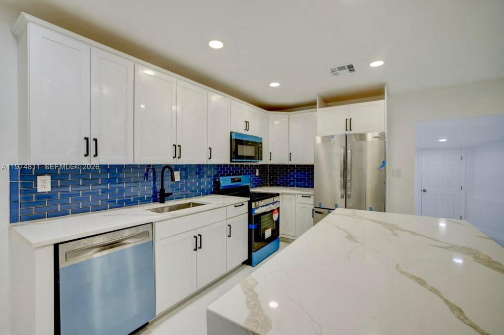 Photo of 1101 NW 14th Ct, Fort Lauderdale, FL 33311 (MLS # A11974811)