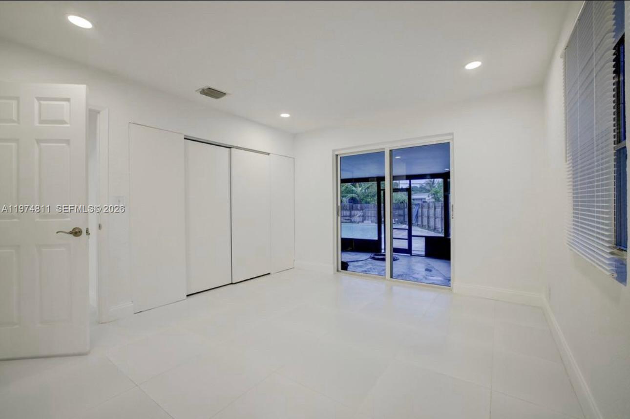 LAUDERDALE VILLAS - Residential Lease