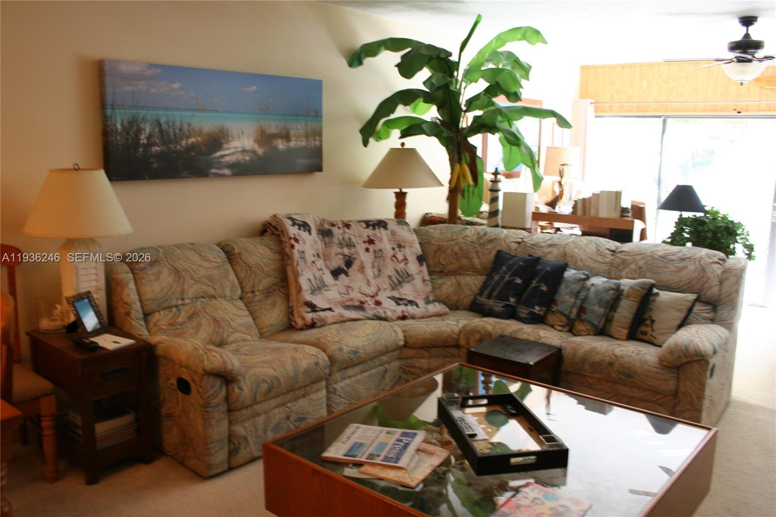 EXECUTIVE BAY CLUB - Residential