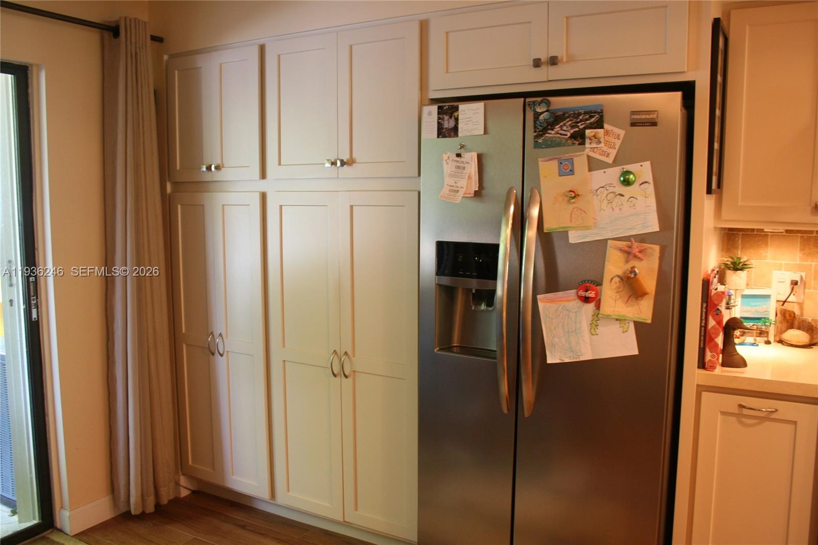 EXECUTIVE BAY CLUB - Residential