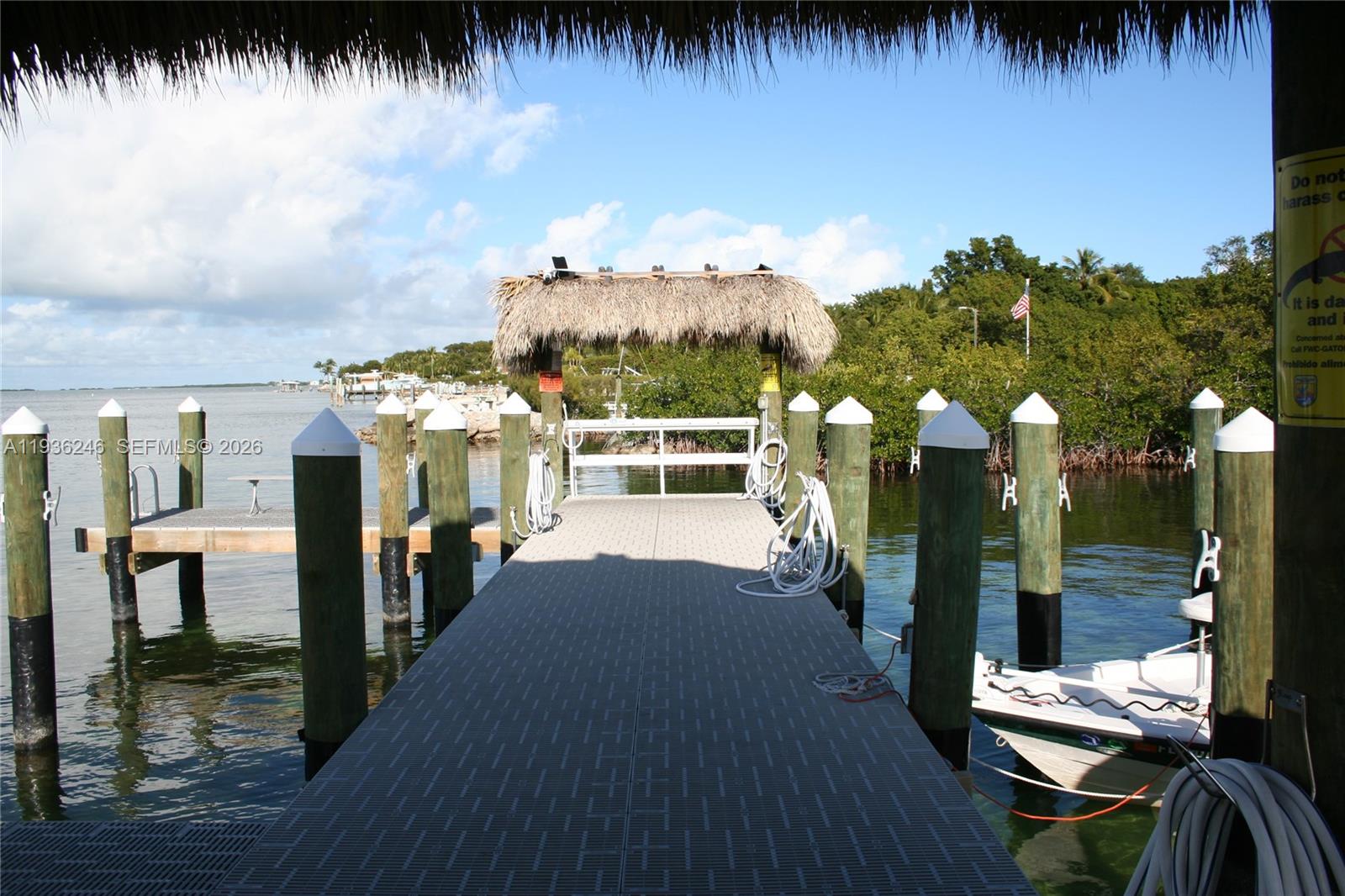 EXECUTIVE BAY CLUB - Residential