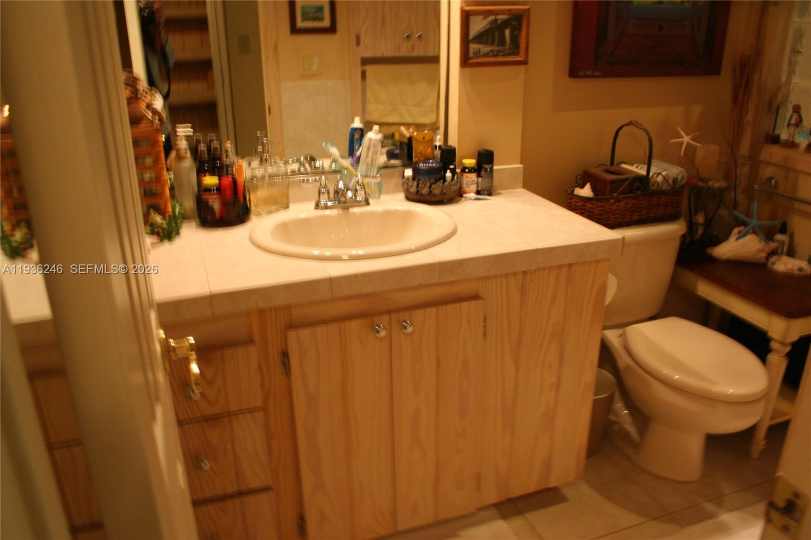 EXECUTIVE BAY CLUB - Residential