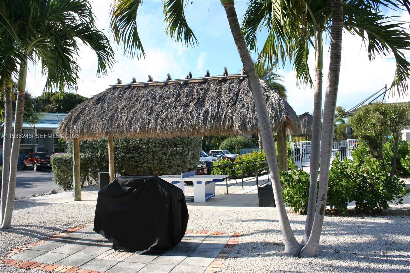 EXECUTIVE BAY CLUB - Residential