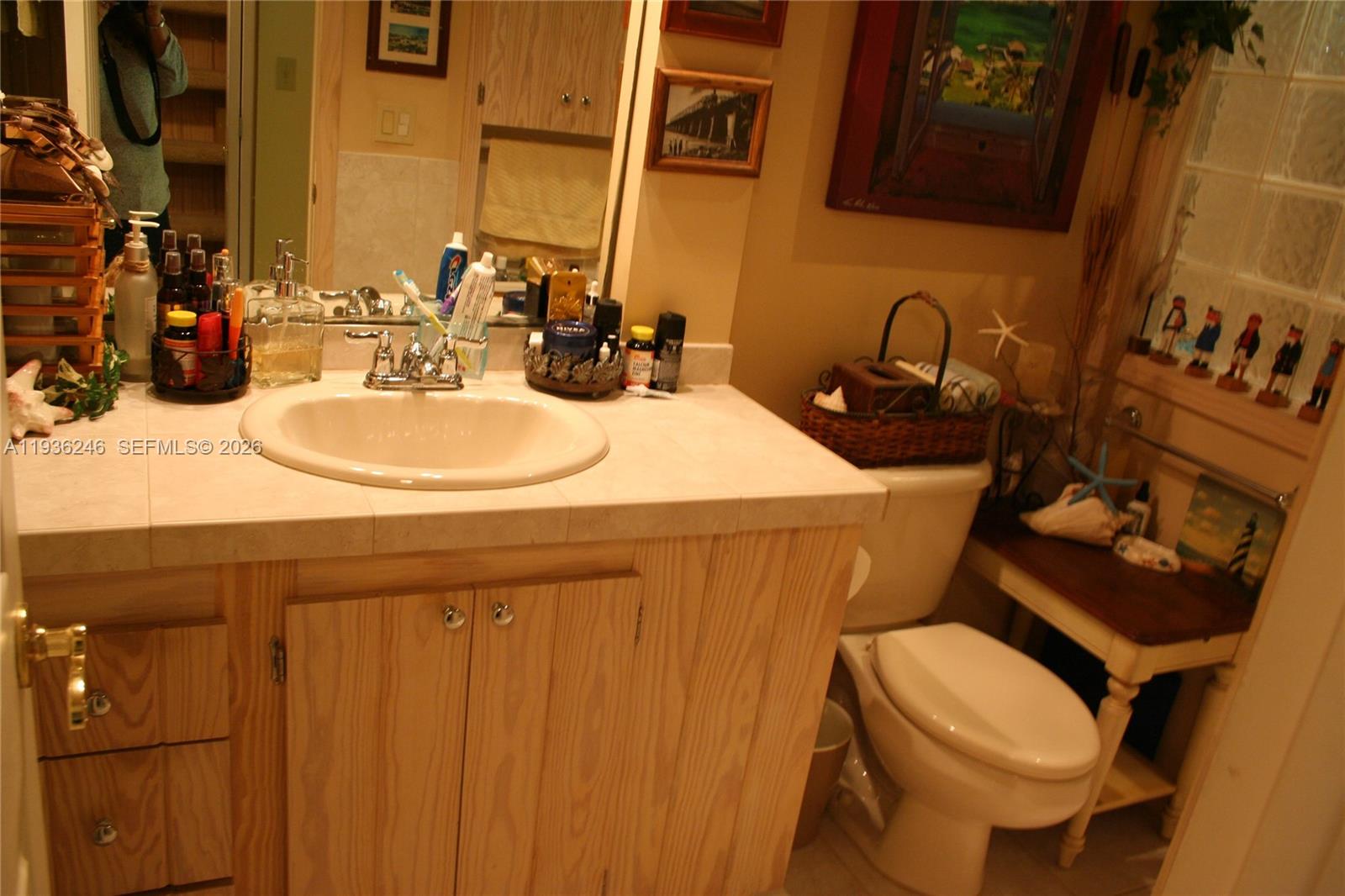 EXECUTIVE BAY CLUB - Residential