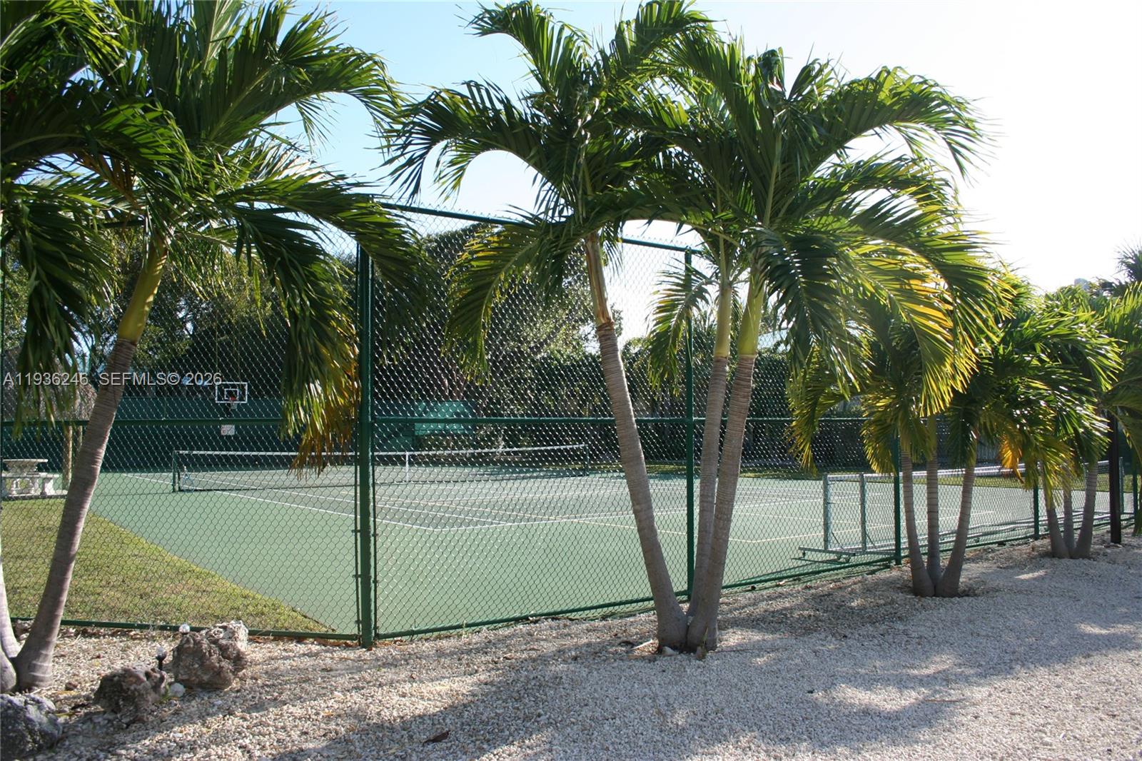 EXECUTIVE BAY CLUB - Residential