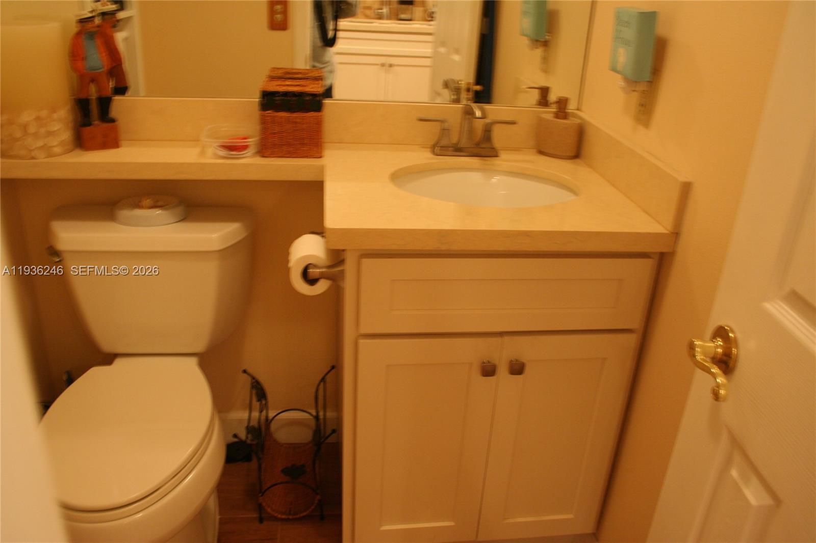 EXECUTIVE BAY CLUB - Residential