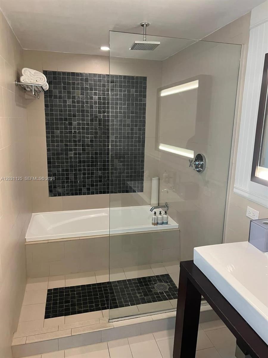 SOLE CONDO - Residential