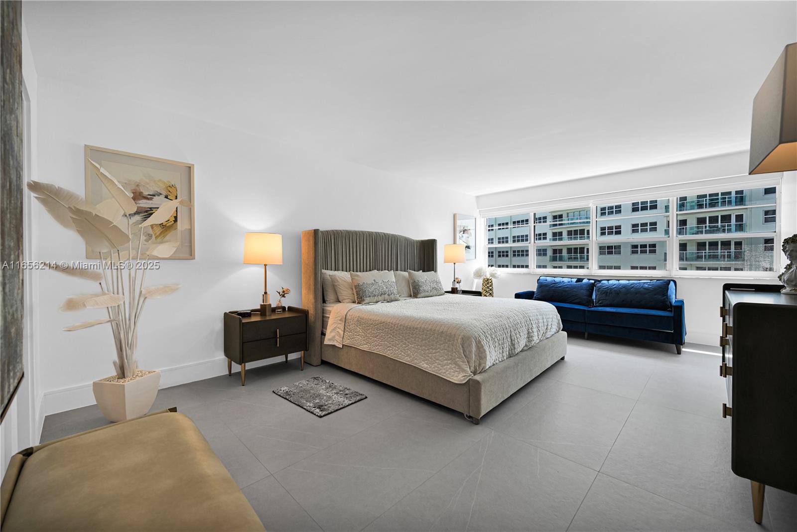 COMMODORE CONDO - Residential