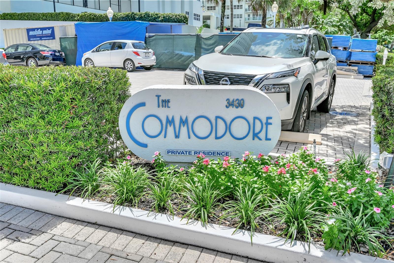COMMODORE CONDO - Residential