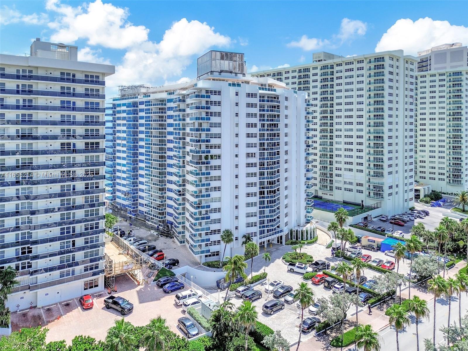 COMMODORE CONDO - Residential