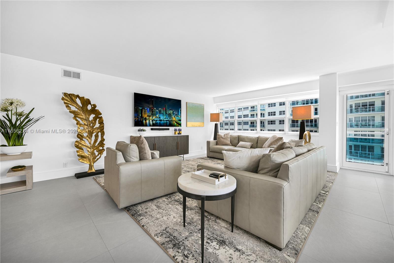 COMMODORE CONDO - Residential