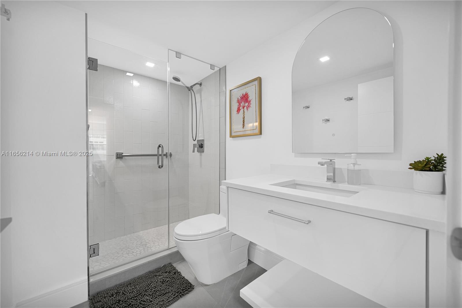 COMMODORE CONDO - Residential