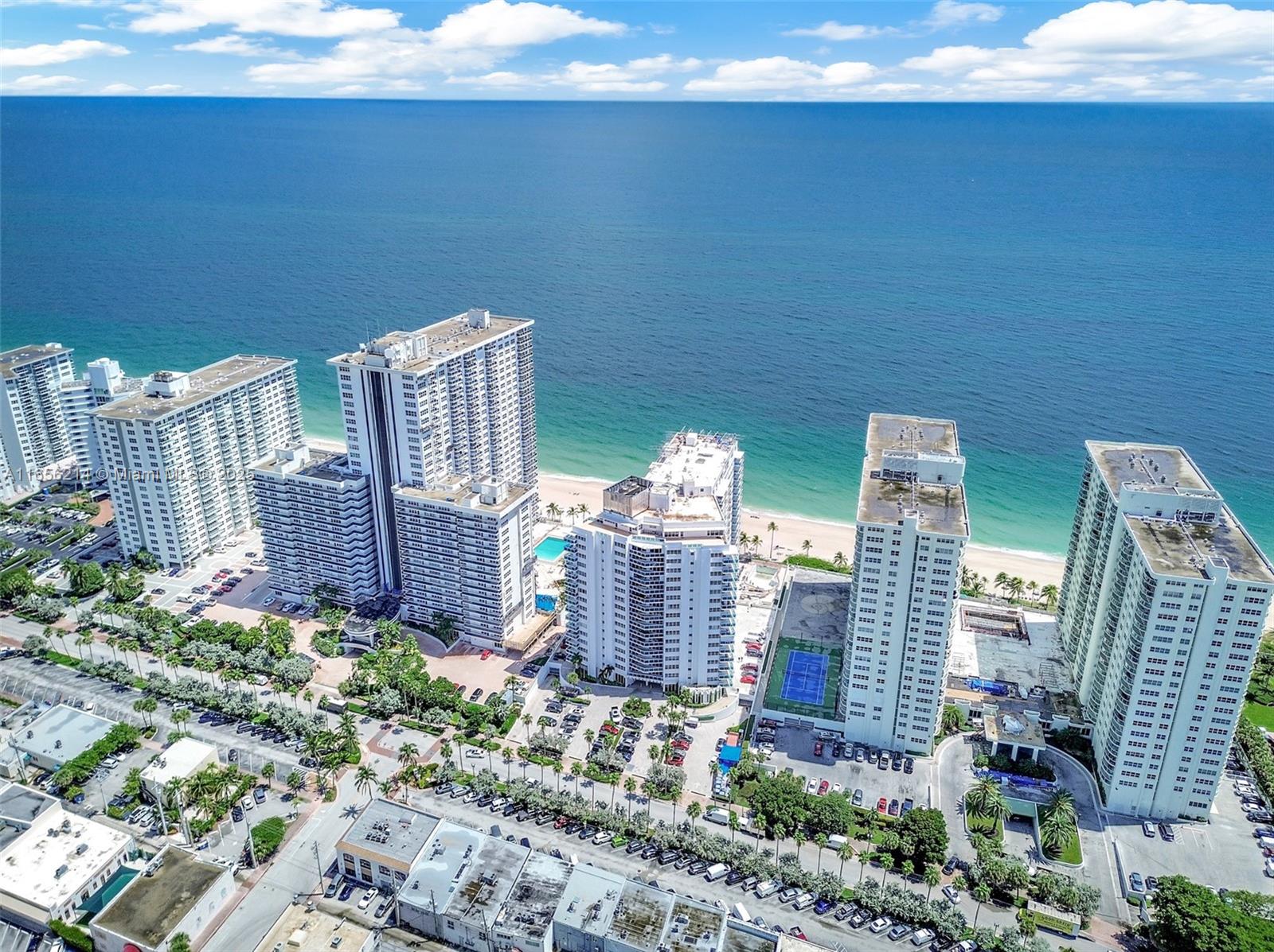 COMMODORE CONDO - Residential