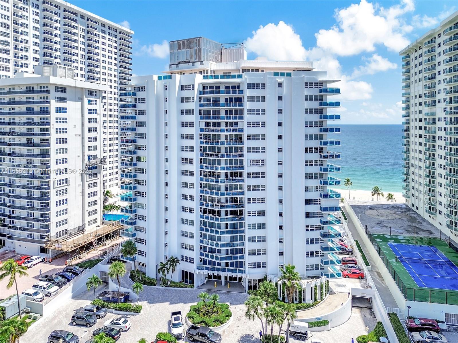 COMMODORE CONDO - Residential