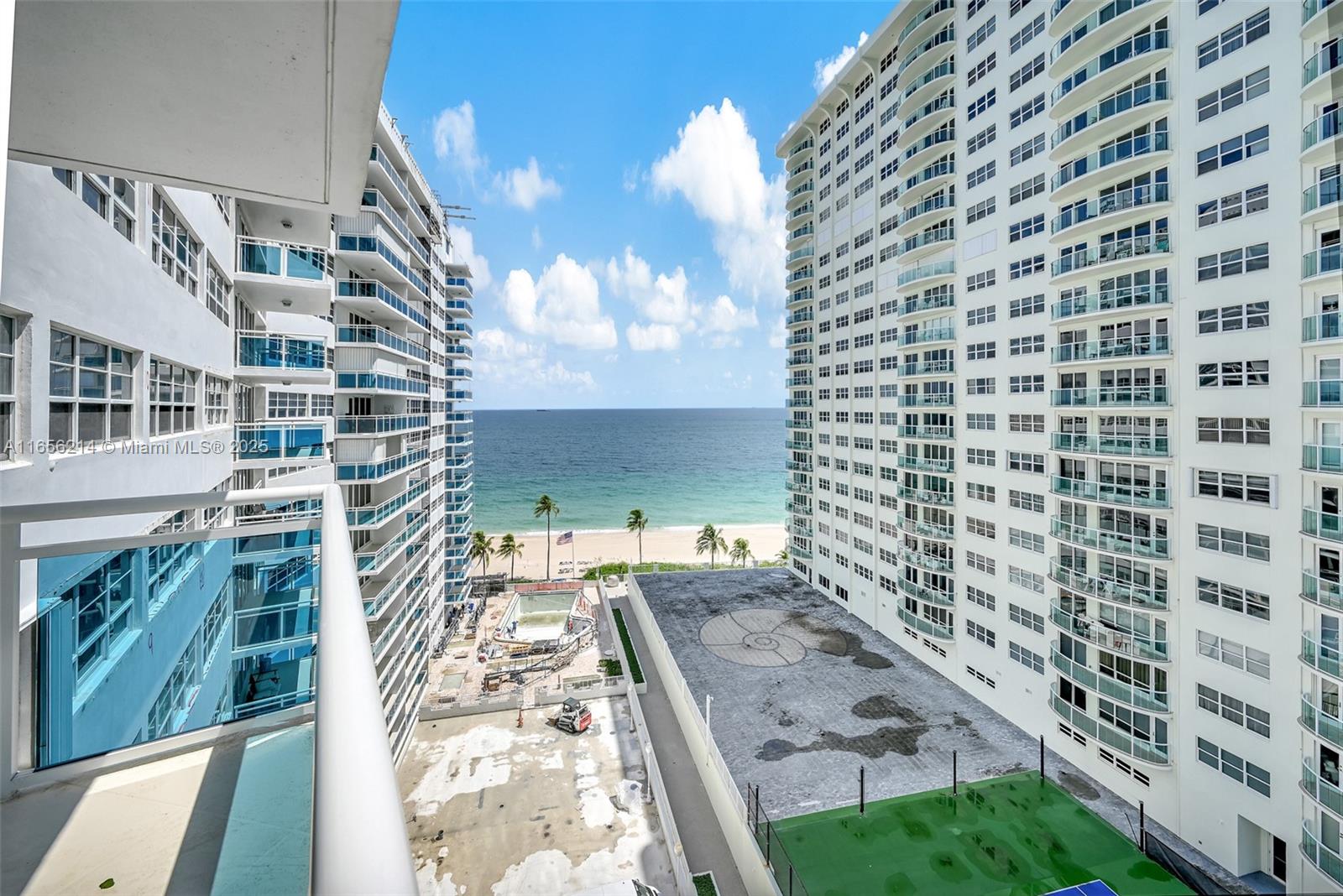 COMMODORE CONDO - Residential