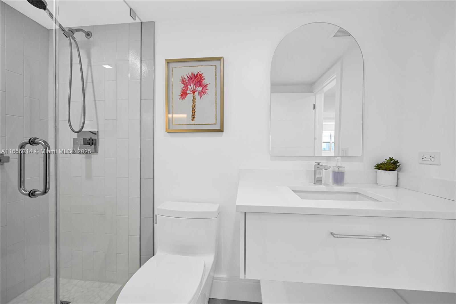 COMMODORE CONDO - Residential