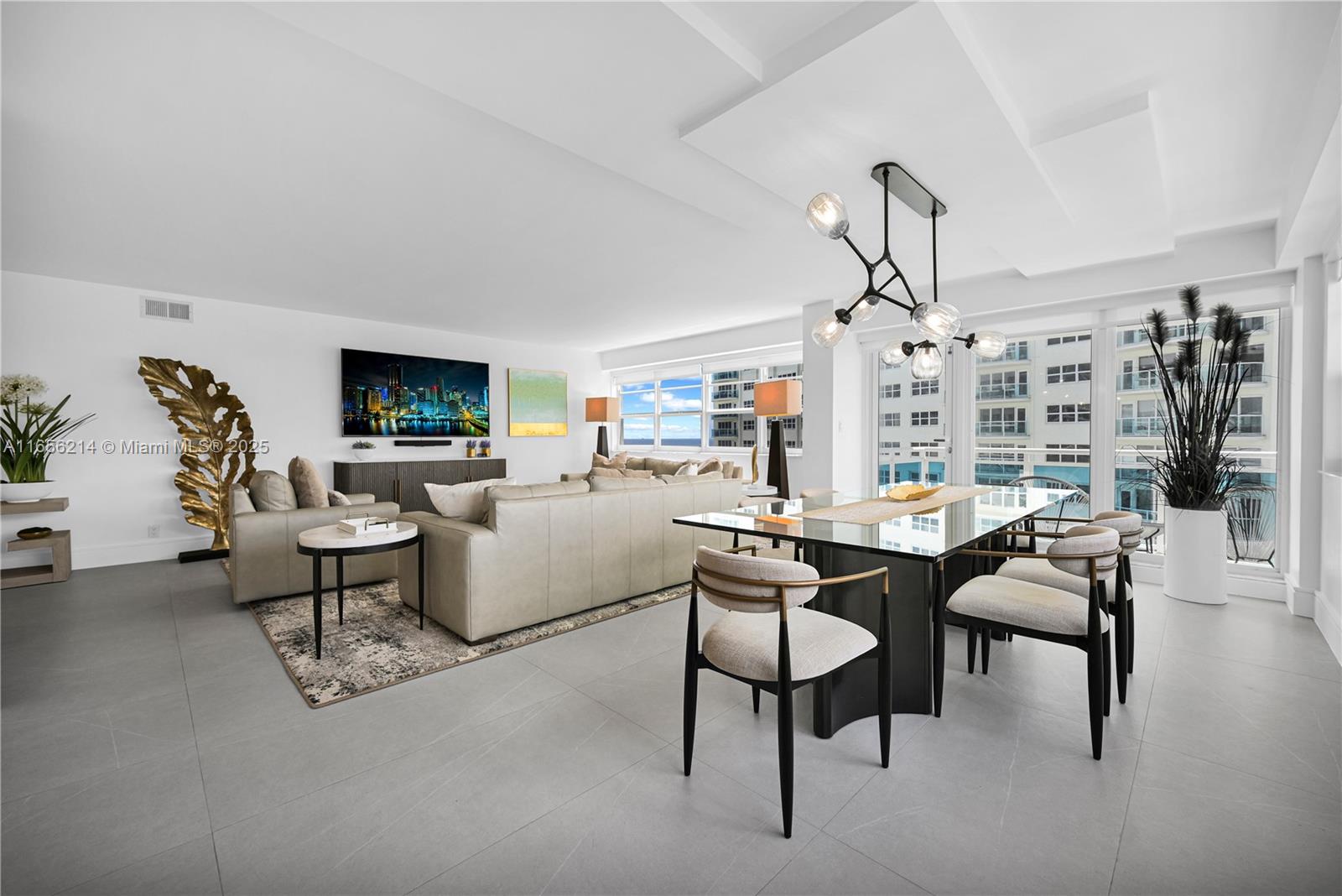 COMMODORE CONDO - Residential