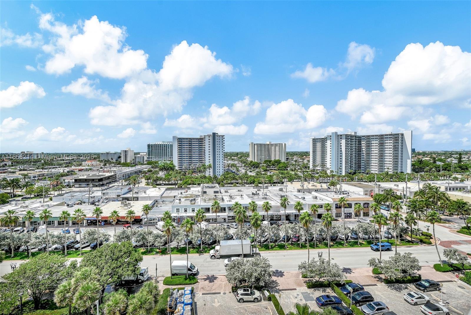 COMMODORE CONDO - Residential