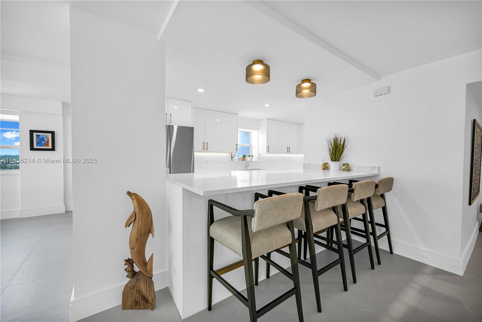 COMMODORE CONDO - Residential