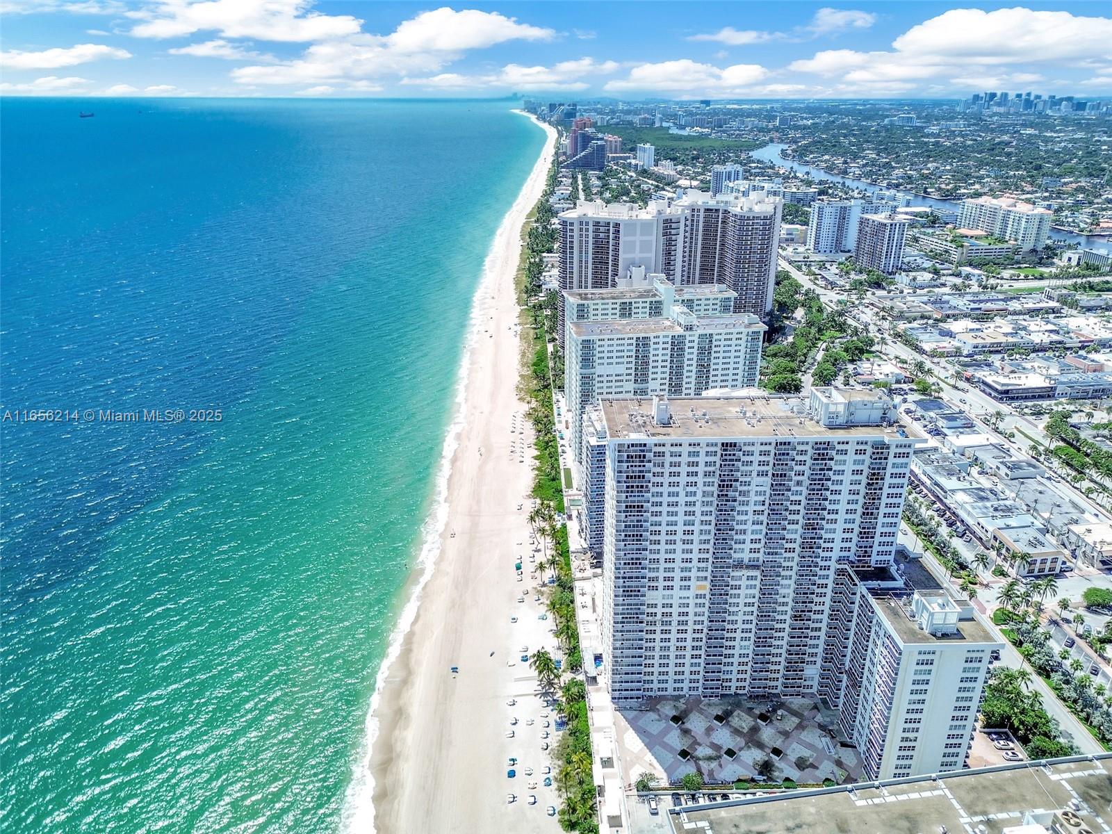 COMMODORE CONDO - Residential