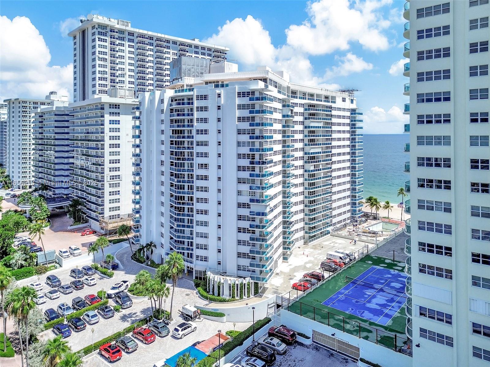 COMMODORE CONDO - Residential