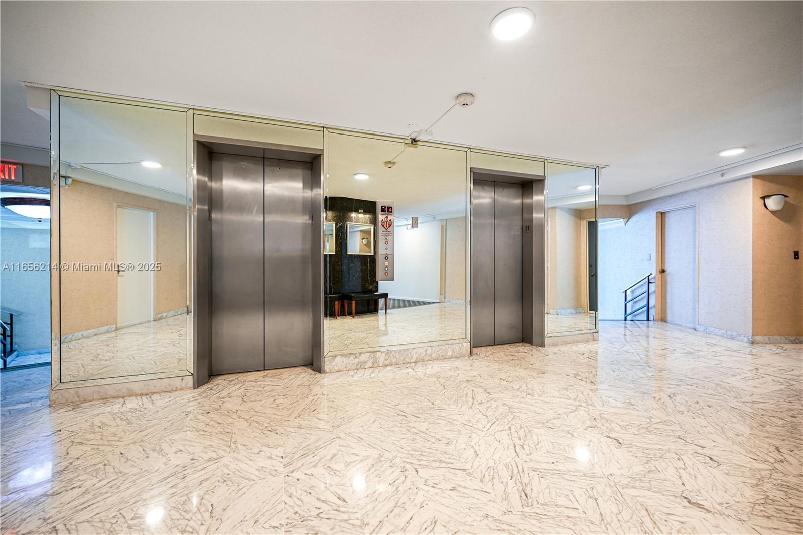 COMMODORE CONDO - Residential