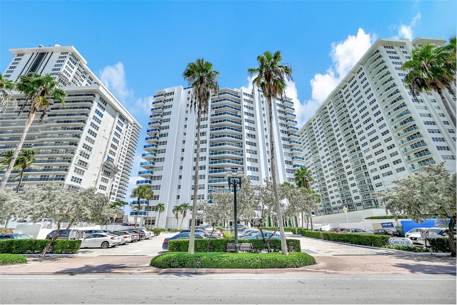 COMMODORE CONDO - Residential