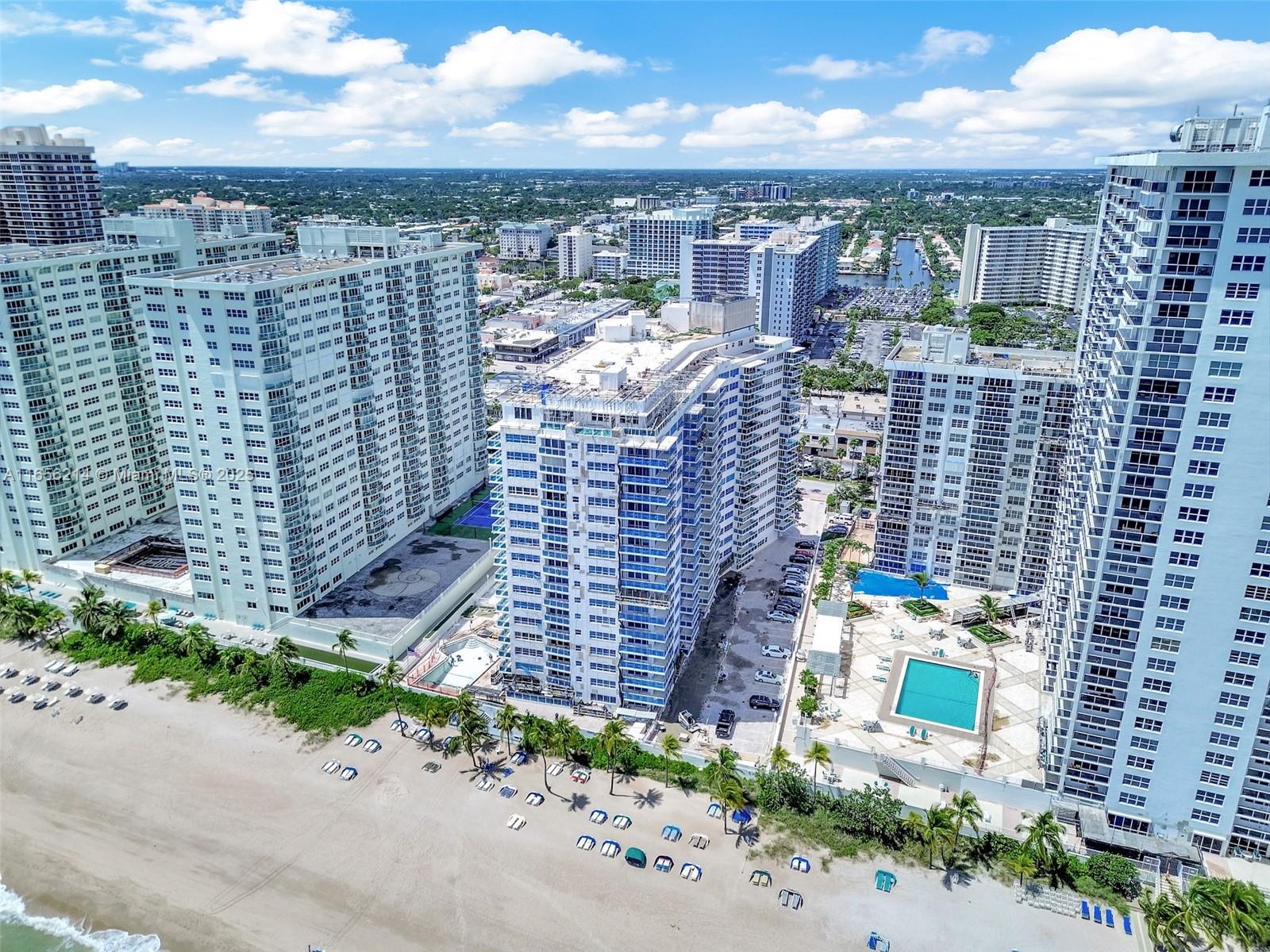 COMMODORE CONDO - Residential