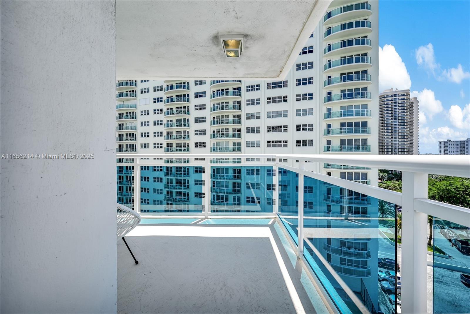 COMMODORE CONDO - Residential
