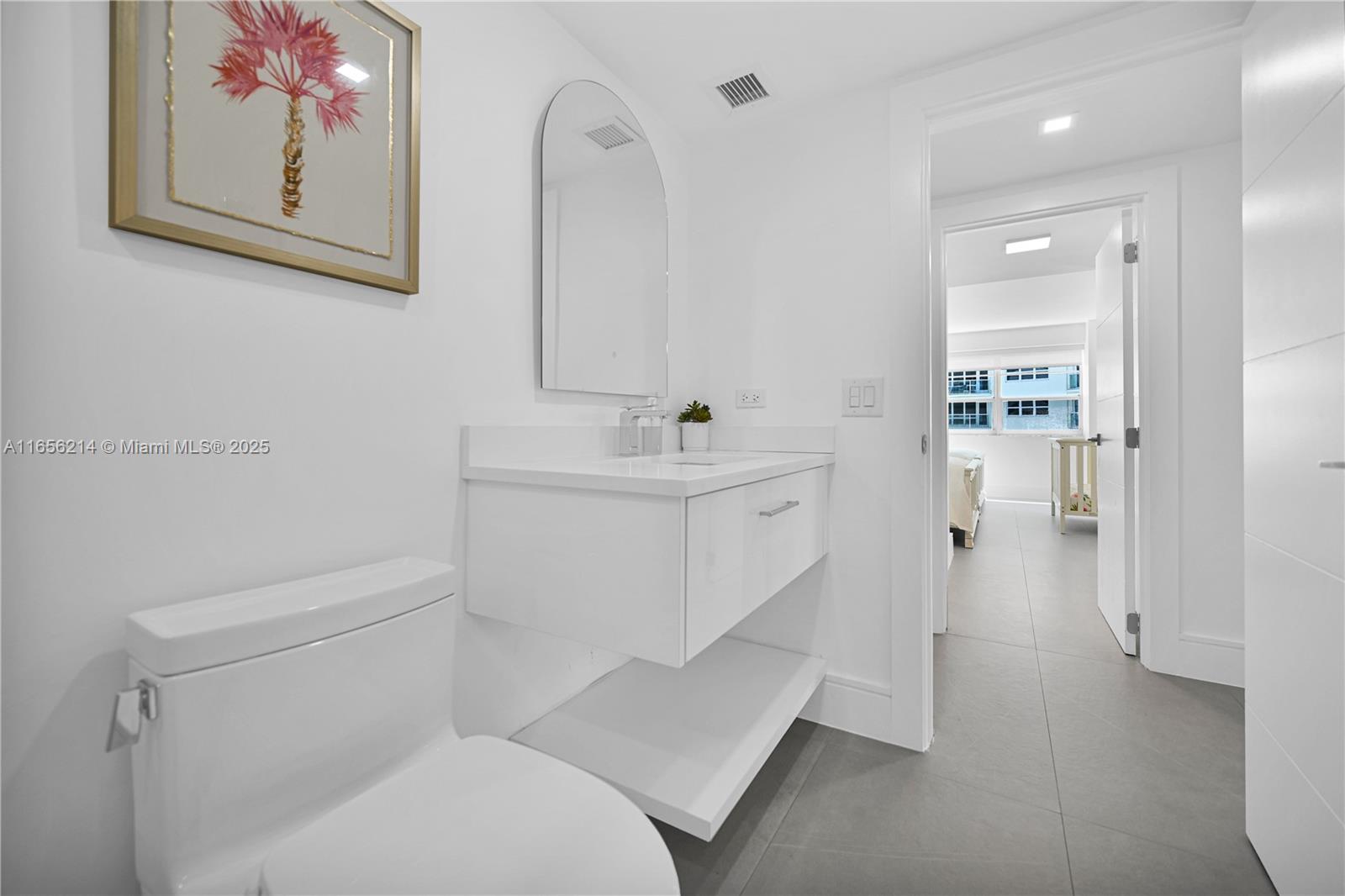 COMMODORE CONDO - Residential