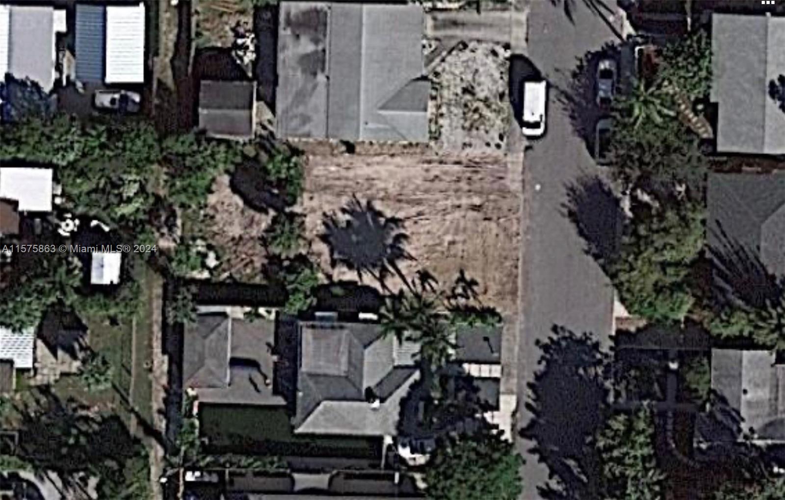 NORTH LAKE WORTH - Land