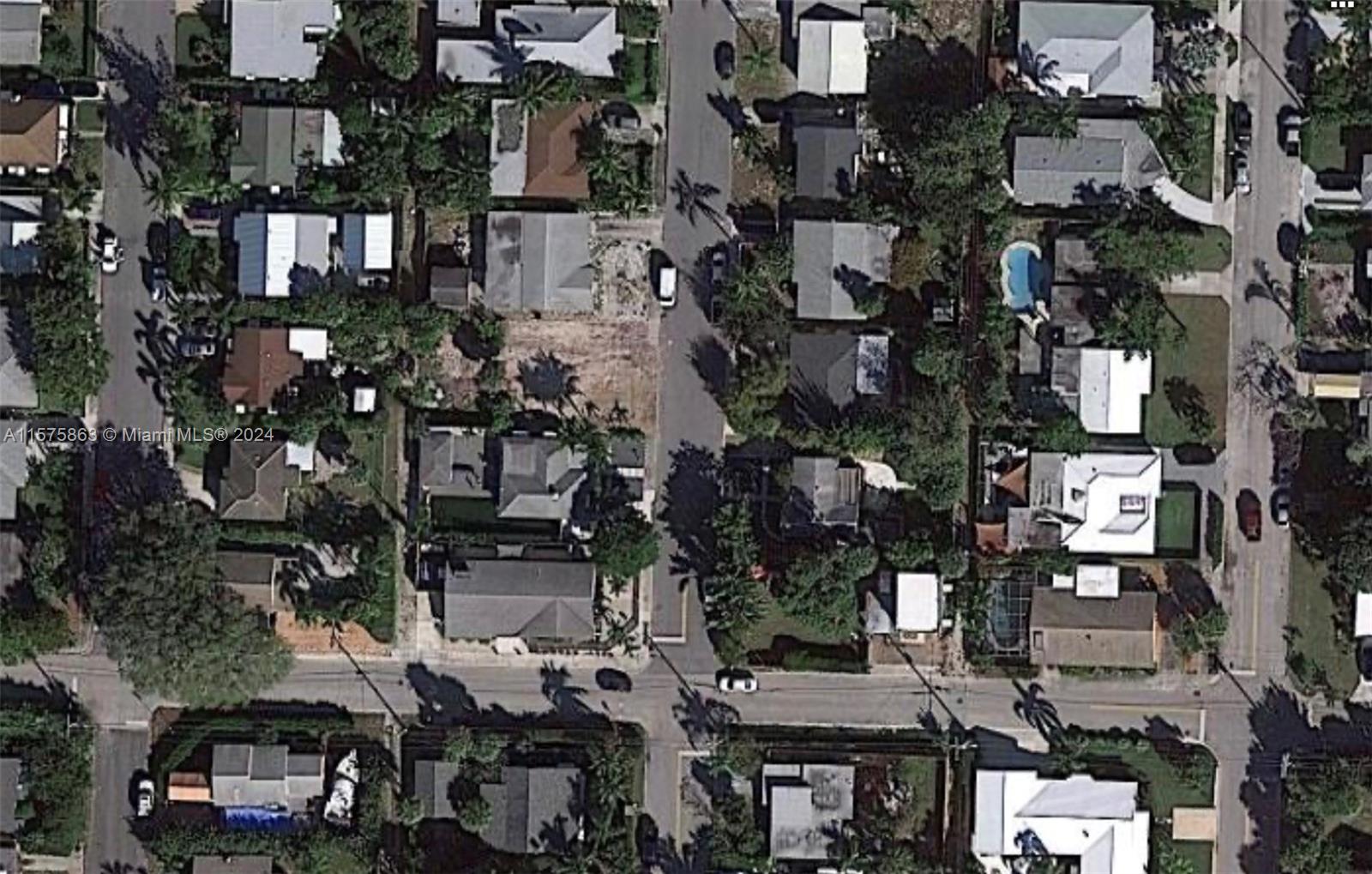 NORTH LAKE WORTH - Land