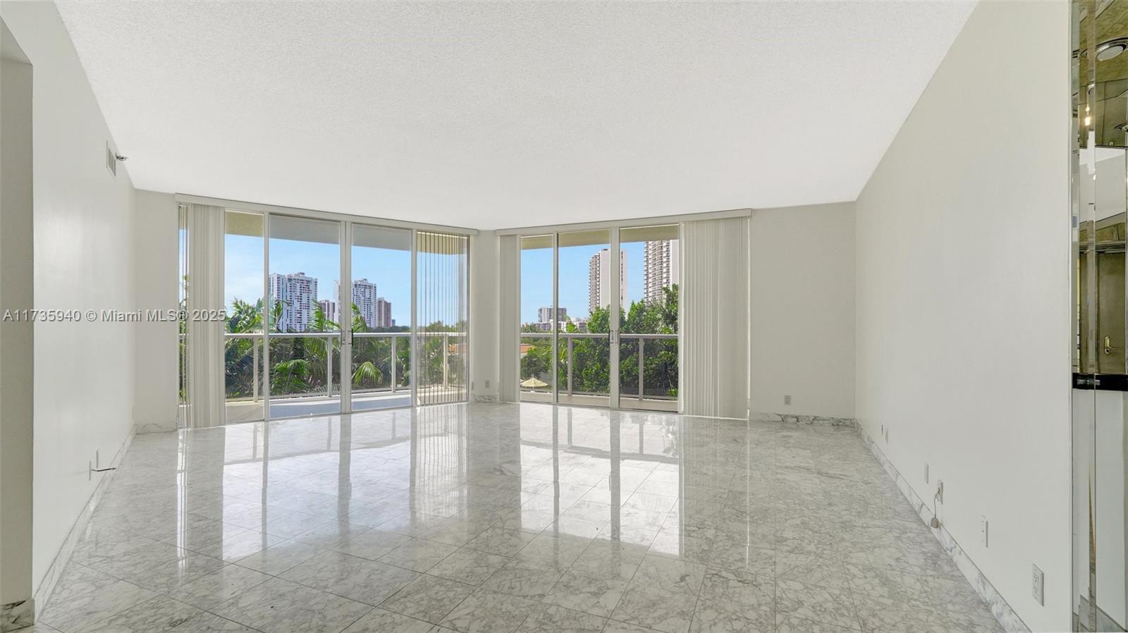 Property for Sale at 20281 E Country Club Dr 407, Aventura, Miami-Dade County, Florida - Bedrooms: 3 
Bathrooms: 3  - $579,000
