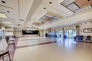 GOLDEN LAKES VILLAGE COND - Residential Lease