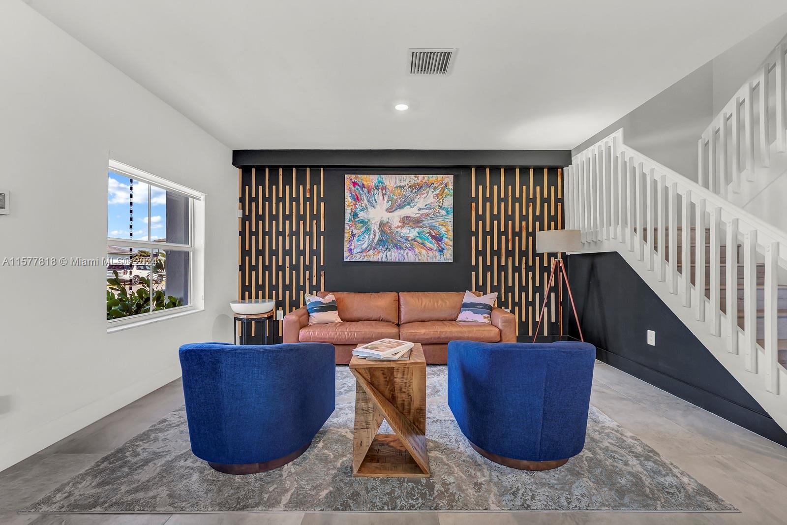 VALENCIA ACRES - Residential
