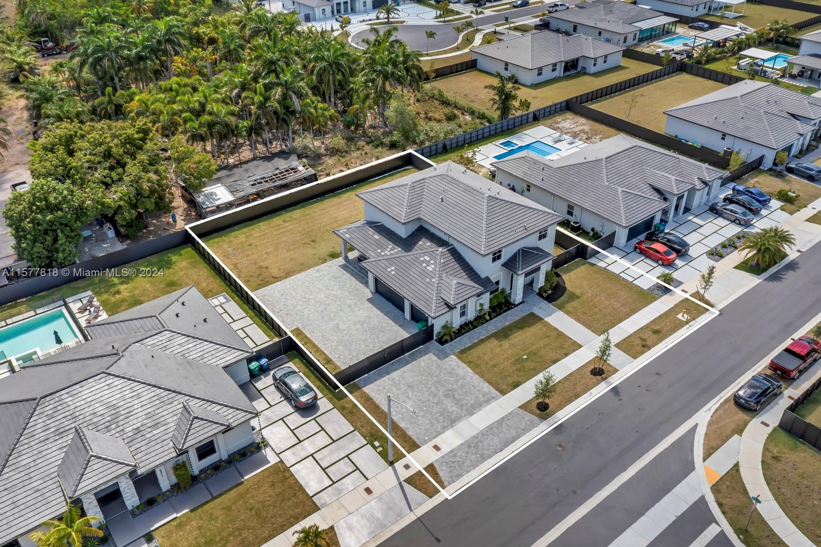 VALENCIA ACRES - Residential