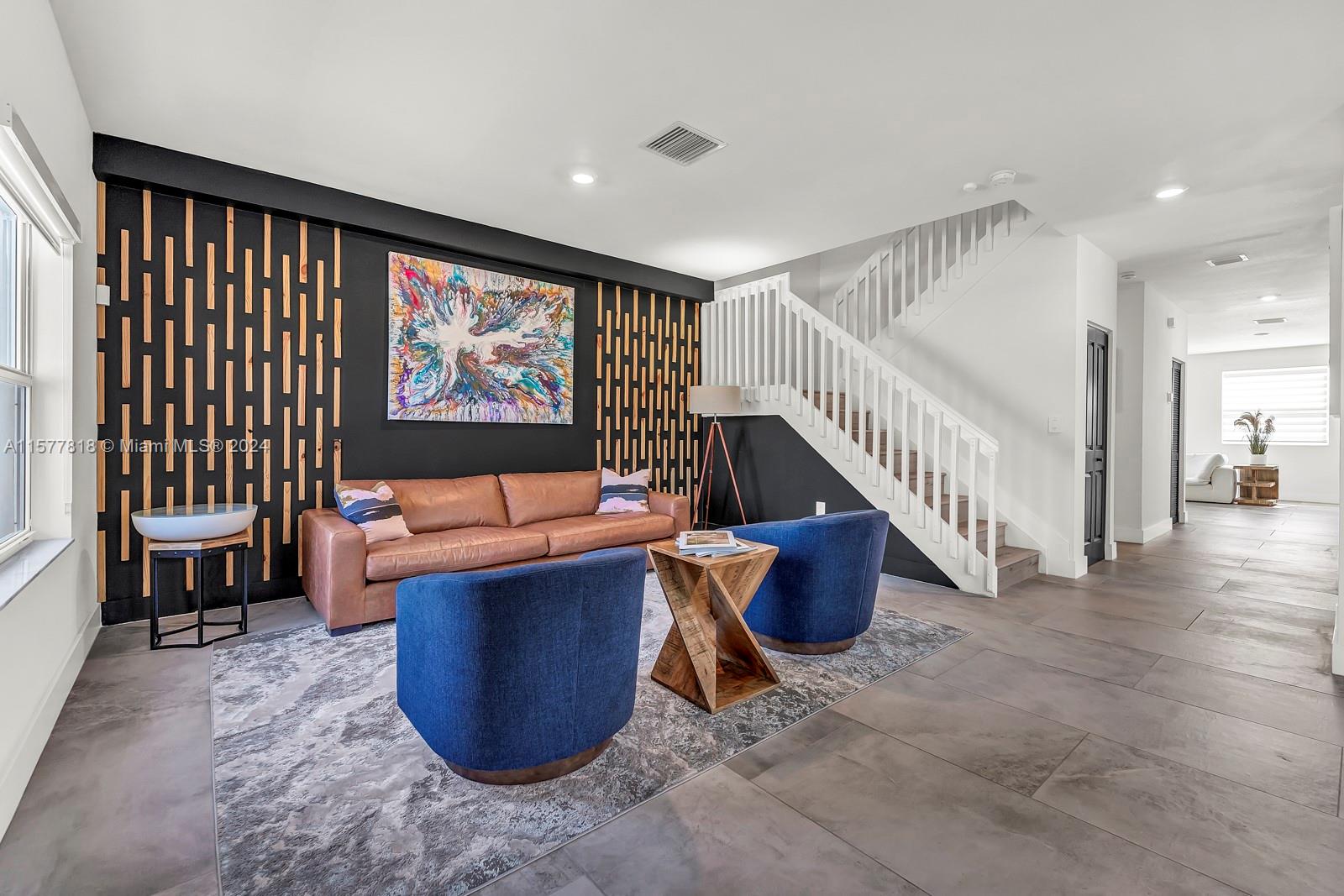 VALENCIA ACRES - Residential