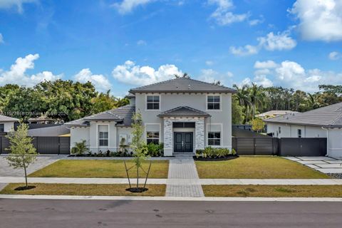 Single Family Residence in Miami FL 19025 133rd Ave Ave.jpg